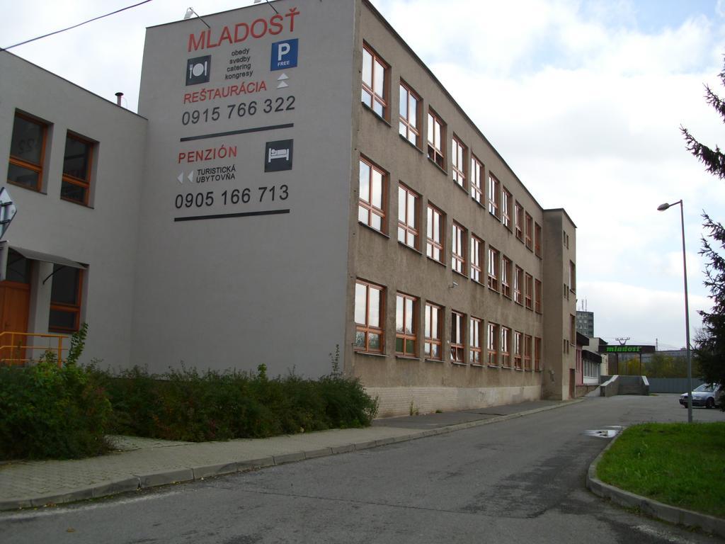 Guest House Mladosť Prešov Exterior foto